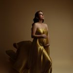 maternity photo of pregnant woman